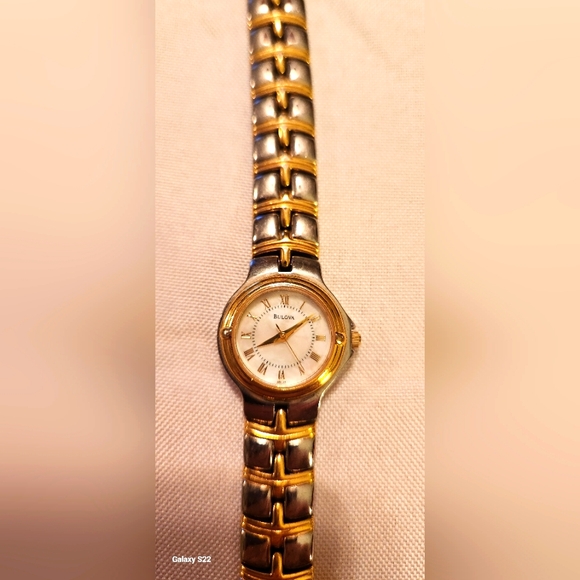 Vintage 1990s woman's Bulova watch - Picture 1 of 12